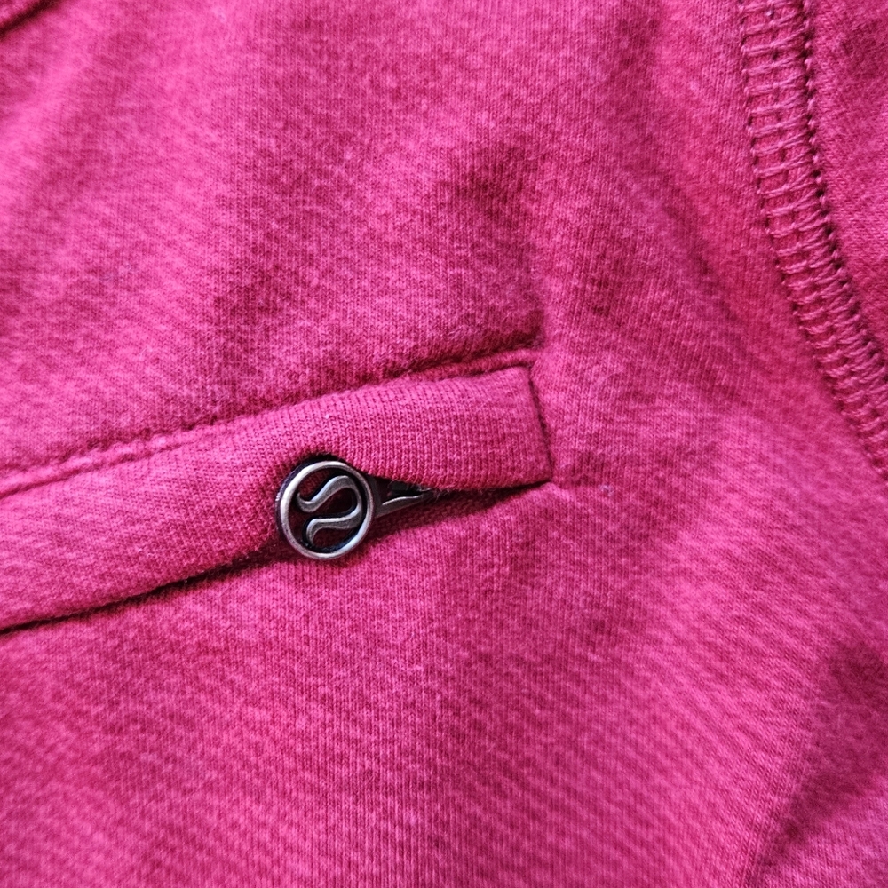 Lululemon - Picture 6 of 9